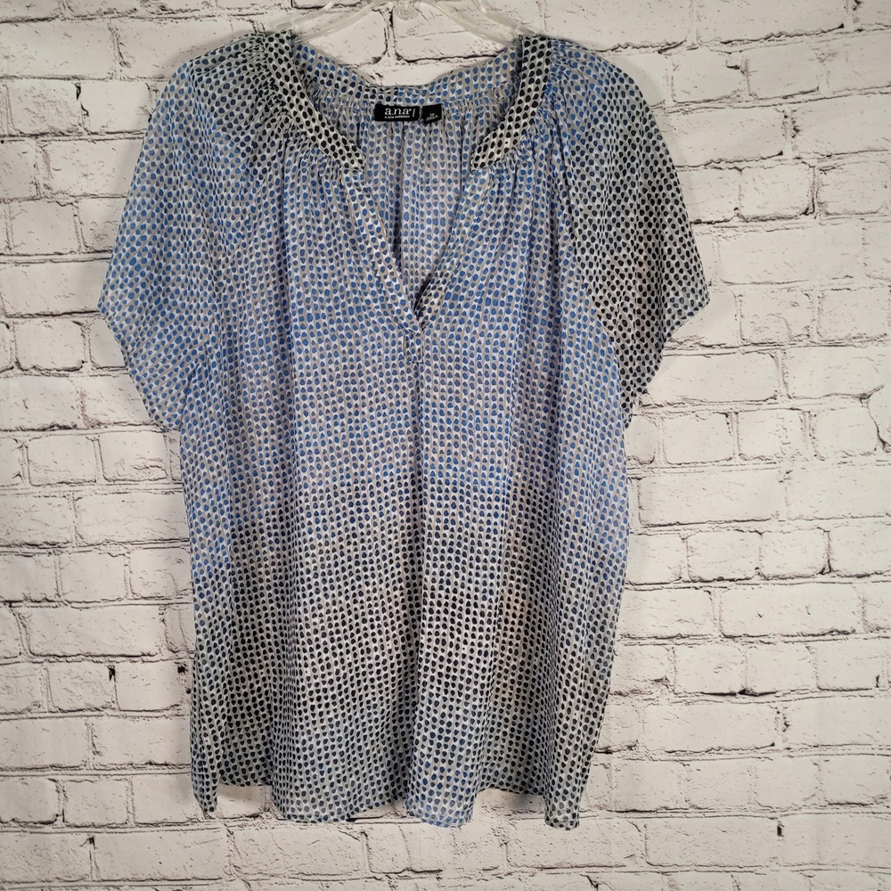 a.n.a Blouse Women 1X Blue Grey Excellent Abstract Dot Split‎ Neck Short Sleeve